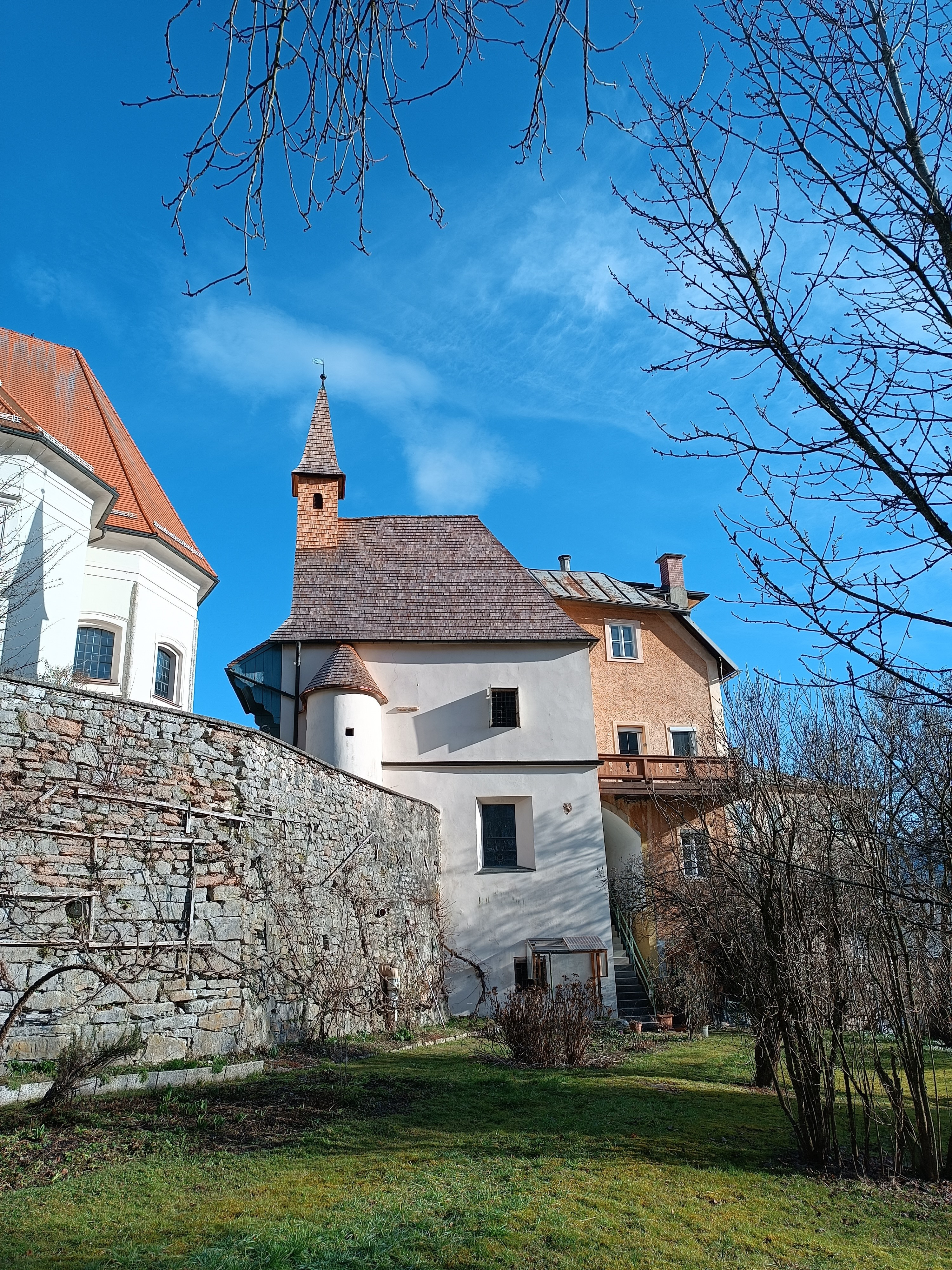 Peterskapelle vom Dechantsgarten aus